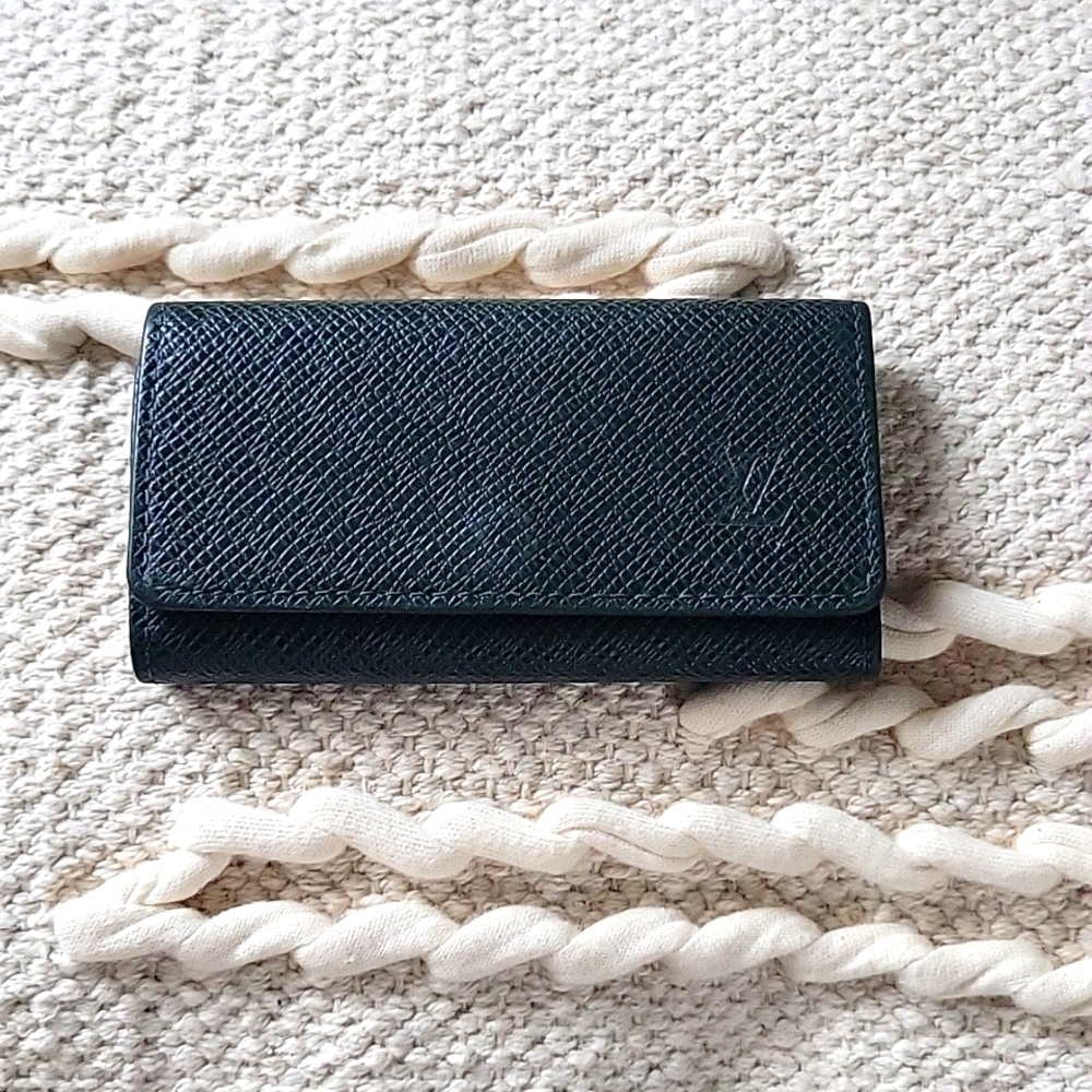 Louis Vuitton Green Taiga Leather 4 Key Holder